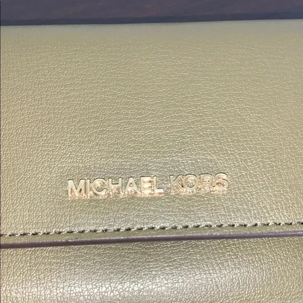 MICHAEL KORS JET SET TRIFOLD WALLET DUFFLE